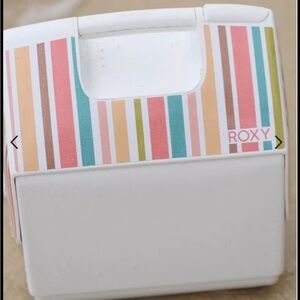 NWT Roxy Aloha Stripes Igloo cooler